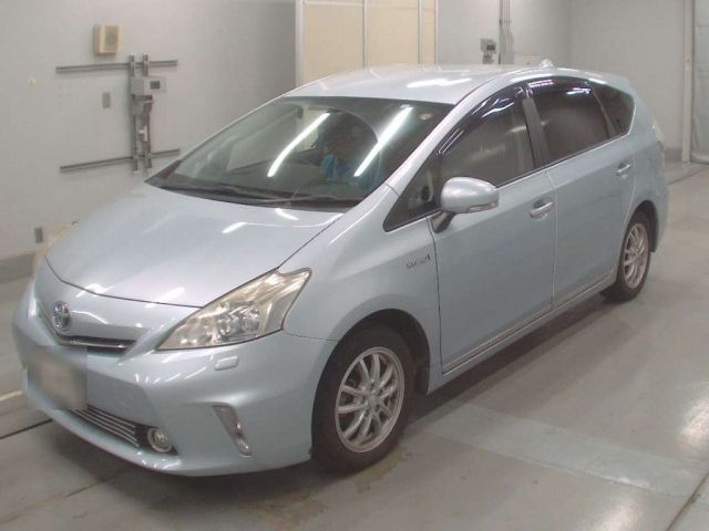 30380 Toyota Prius alpha ZVW40W 2012 г. (CAA Tokyo)